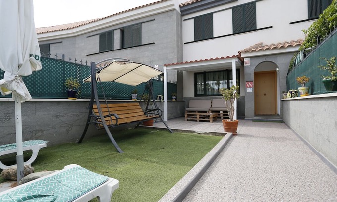 San Fernando Apartment | Vacation 'Masvacation Calle Lanzarote B' with Private Terrace, Wi-Fi and Air Conditioning