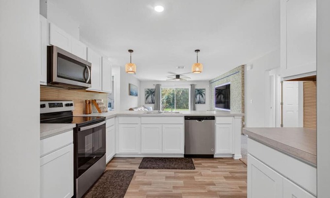 Port Saint Lucie House | Sleeps 6 Port Saint Lucie Retreat Home BBQ Grill