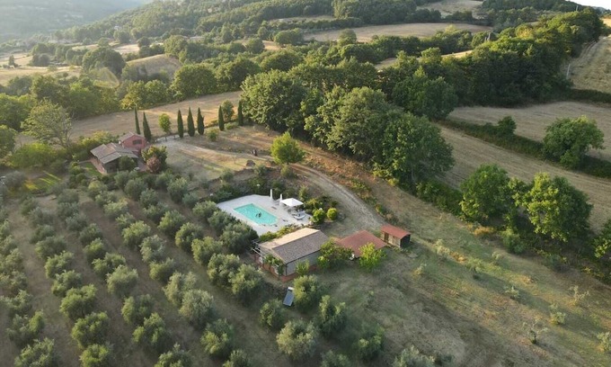 Sorano House | Among olive trees and silence: farmhouse with pool and olive grove in the Etruscan Maremma