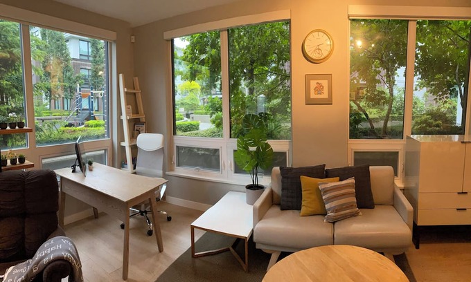 Richmond Apartment | Charming 2BR + 2bath Walking to Walmart & Dining