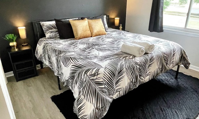 Belton House | Classy 2 Bedroom Home