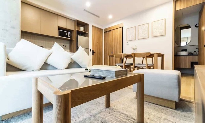 Zona Expo Apartment | Expo Summary: Departa