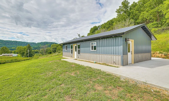 Viola Cabin | Hike, Fish & Relax: Kickapoo River Cabin!
