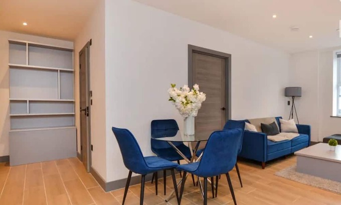 Finchley Apartment | Luxury 2BR 2BA London Apartment – Ideal for Families & Business Travel