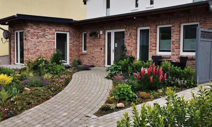 Lunden Apartment | Apartment 'Landräume' with Wi-Fi