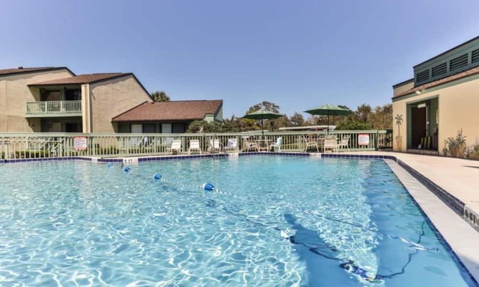 New Smyrna Beach House | 2 bedroom, Updated Townhome, in Golf Course neighborhood Sugar Mill
