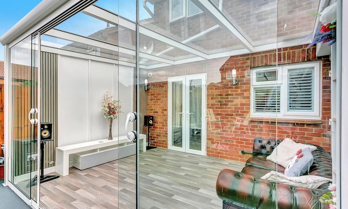 Bierton House | Aspen Close – 4-Bedroom Retreat with Spa, Sauna & Gym in Aylesbury