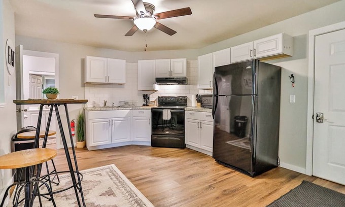 Weston Apartment | Jelinek Hideaway Unit 7