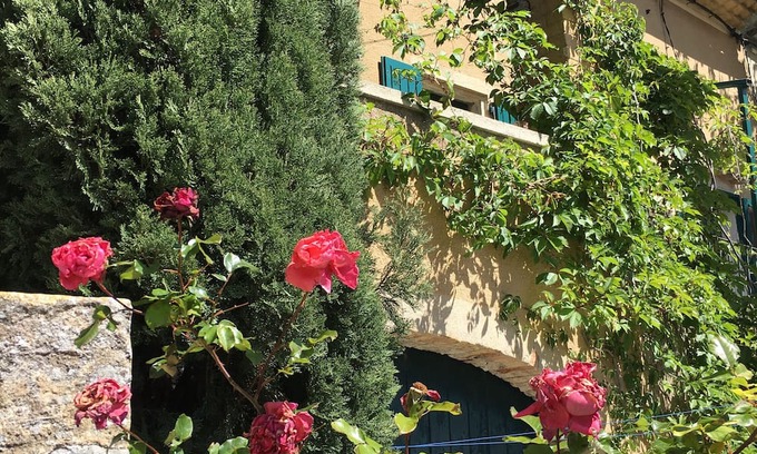 Salles-sous-Bois House | The House Near the Fountain - Indoor Spa