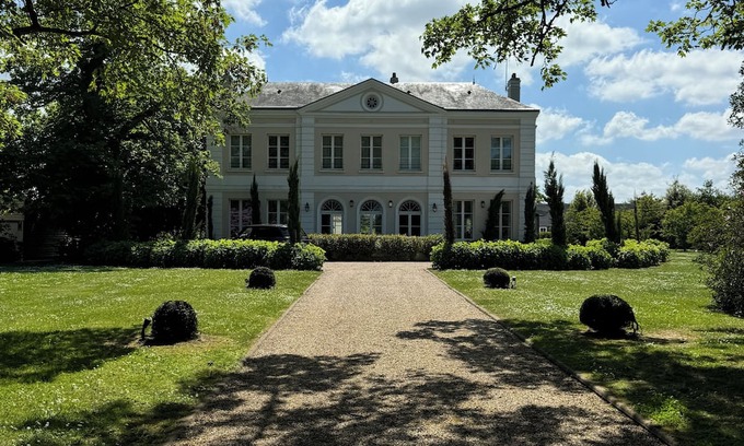 Equemauville House | Maison de maître on the outskirts of Honfleur, heated pool and landscaped garden