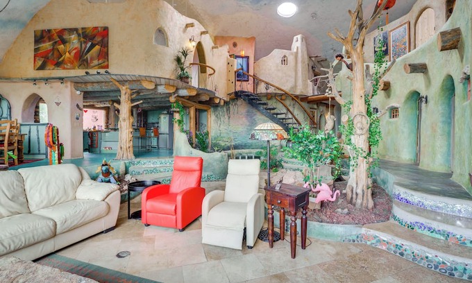 Arroyo Hondo House | Taos Dome Home w/ Hot Tub, Fireplace + Mntn Views!