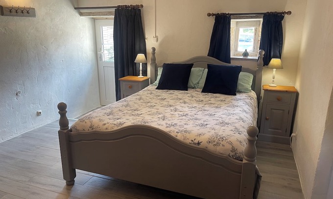 Brux Bed & Breakfast | Chambre du Jardin, French farmhouse bed and breakfast family room, sleeping 1-4