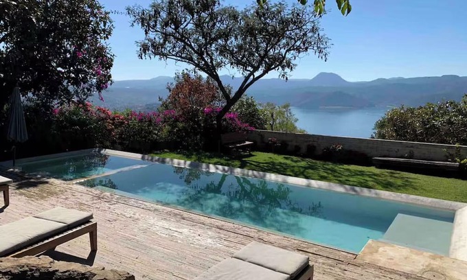 El Santuario House | Cozy, Luxurious Property – 4BR, Ideal for Groups