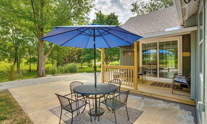 Kansas City House | 5 Mi to Kansas Speedway! 'Cowtown Cutie KC'