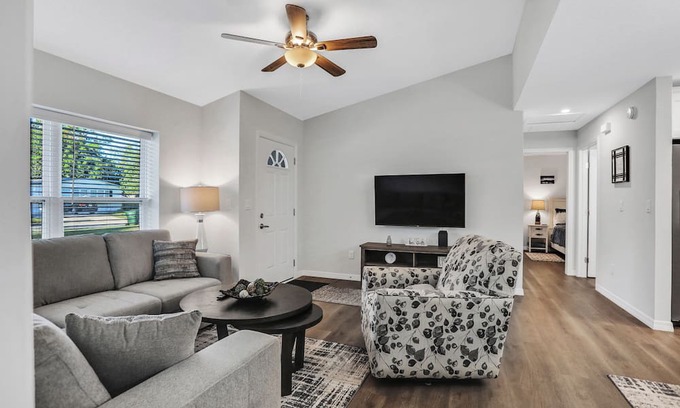 Palatka House | Sparkling 3-bedroom house with AC in Palatka