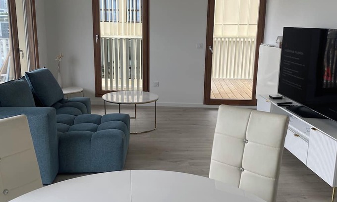 Parc-Nord Apartment | New apartment with parking. La Défense near RER and Paris. Rooftop