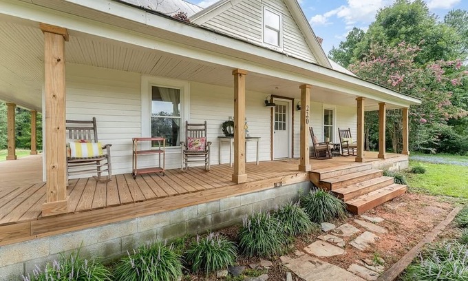 Troy House | Farmhouse style 3 bedroom home minutes from the scenic Uwharrie River!