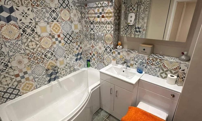 Castle Apartment | Marina Flat, Swansea - Perfect Location & Cosy Flat