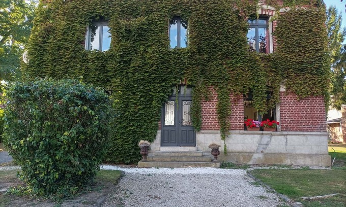Holnon House | Vrbo Property