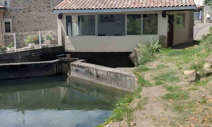 Carla-de-Roquefort Cottage | Apartment 'Moulin Ariège' with Mountain View, Private Garden and Air Conditioning
