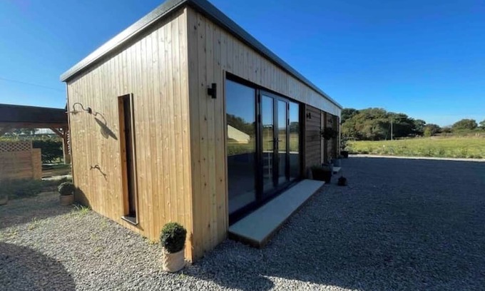 Abbess Roding Cabin | The Piggery - a Kentish countryside retreat!