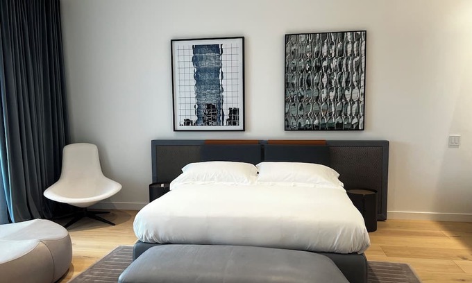 Davenport Apartment | Luxury 1BR w/ensuite, skylit dining, Powder Rm, Kitchen, balcony & pet services