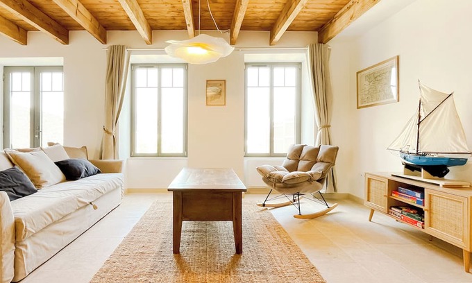 Saint-Georges-de-Grehaigne House | Leon's House