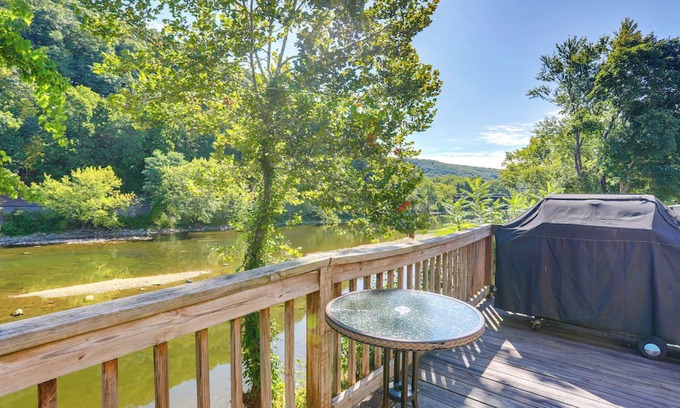 Franklin House | Historic Home on French Creek - 2 Blocks to Dtwn