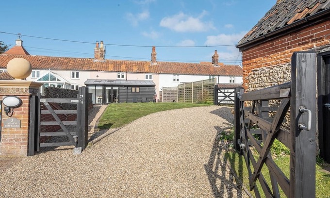 Thorpeness Apartment | 2 Beach Cottages, Thorpeness