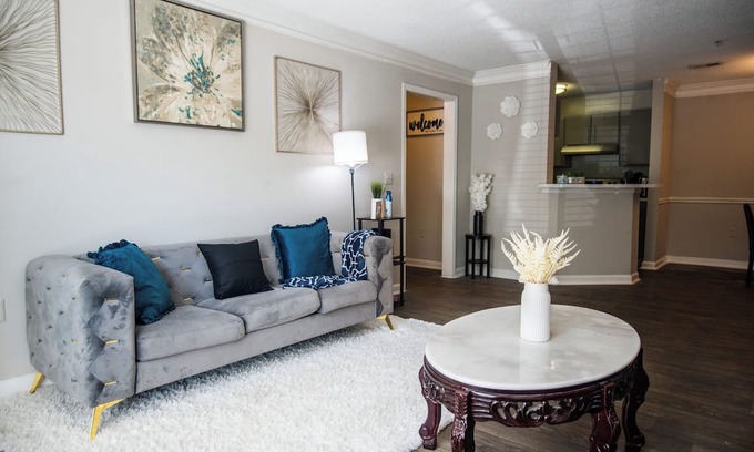 Sandy Springs Apartment | Chic 1-bedroom apartment with fitness room and AC in Sandy Springs