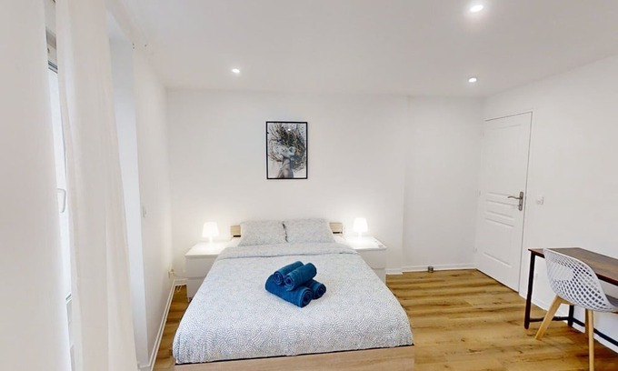 Le Mee-sur-Seine Apartment | Apartment 'Cosy Calm Seine Riverside Garden' with Balcony and Wi-Fi