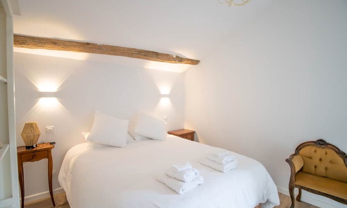 Bastelica Apartment | Room 'Ghjinestra' with Wi-Fi and Air Conditioning