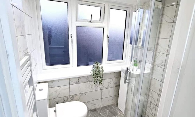 South Hornchurch Apartment | Fantastic 4 Apartments (Studio Flat)