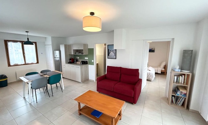Chateauneuf Apartment | Apartment 'Le Relai Des Gayots' with Mountain View, Shared Garden and Wi-Fi