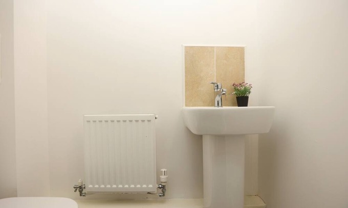 Swindon House | Perfect for Contractors/Mthly stay Disc/Pvt Parkng