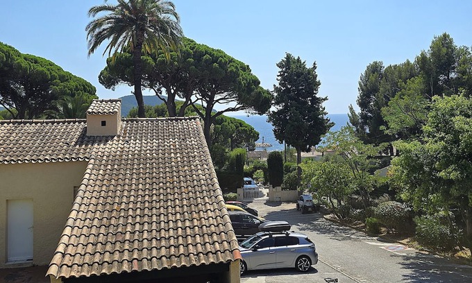 Les Lecques Apartment | CHARMING AIR-CONDITIONED STUDIO WITH SEA VIEW