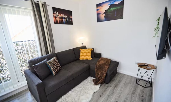 Everton Apartment | Ampee Guest Suite-Free Parking