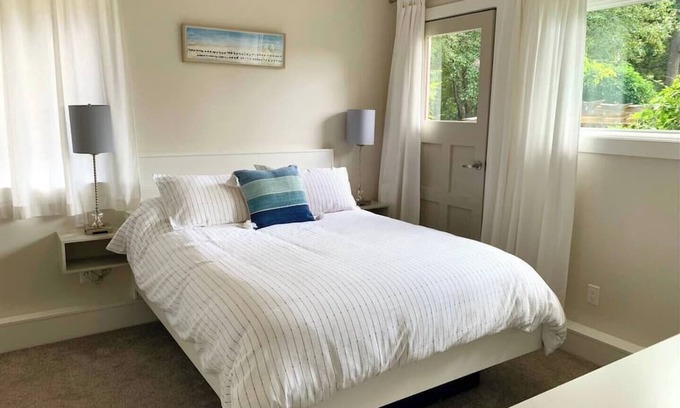 Gibsons Apartment | Sun drenched, beach inspired, guest suite.