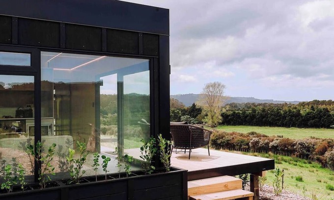 Tawharanui Cabin | Omakana Cabin, Omakana Cabin – Scenic Farm Stay with Sleepout