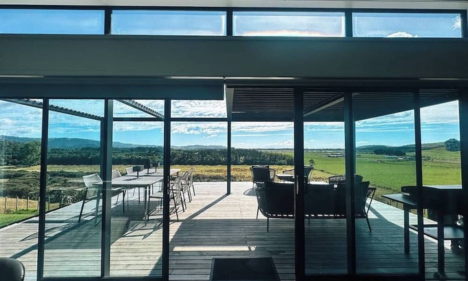 Tawharanui House | Omakana House, Omakana House - Sunrise Views, Spa & Scenic Deck