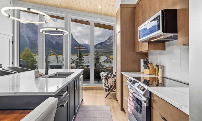 Teepee Town House | Scenic Views in a Luxurious Townhouse