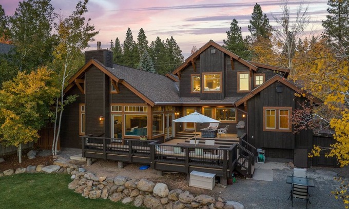 Truckee House | Sierra Vista Haus- Truckee/Tahoe- Relaxing Mountain Retreat