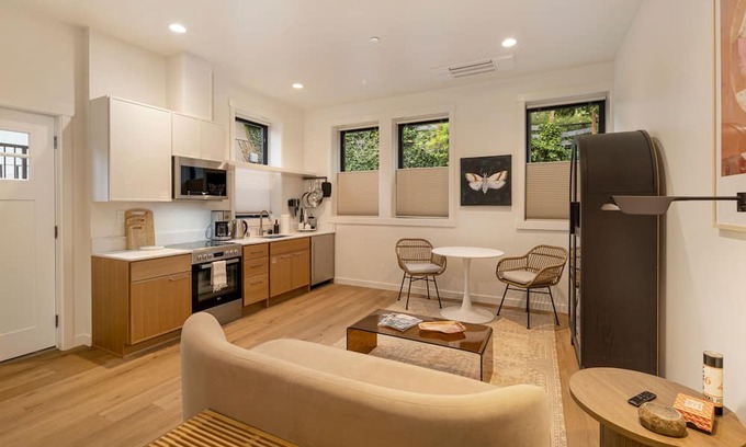 Friday Harbor Condo | New Luxury Condo! Downtown! Ground Floor - Haven 103