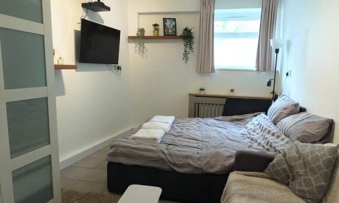 Navy Yard Apartment | Cozy 2-bedroom apartment with WiFi, AC in amazing Washington