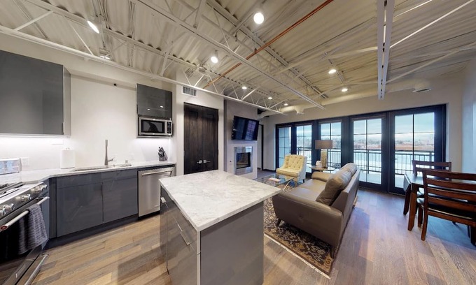 Downtown Santa Fe Condo | The Lincoln 502, 1 Bed / 1 Bath, Luxury Loft Style Condo