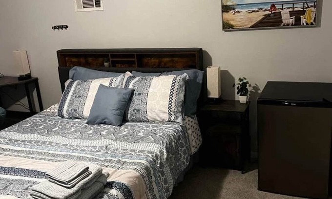 Niceville House | Charming 1-bedroom in fully furnished rental house in Niceville
