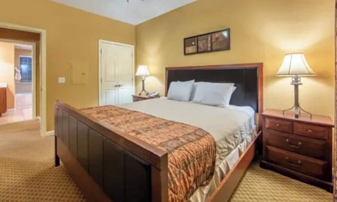 Canyon Lake Resort | Holiday Inn Club Vacations Hill Country Resort at Canyon Lake
