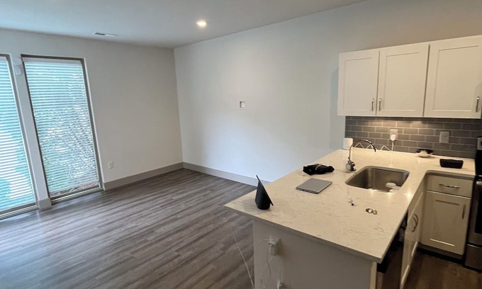 Clifton Apartment | ATTN: MEANT TO BE A SHORT/LONG TERM RENTAL IN WHICH YOU CAN BRING YOUR OWN ITEMS