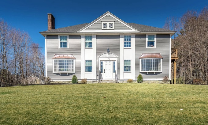 Salem House | Beautiful Colonial Charmer