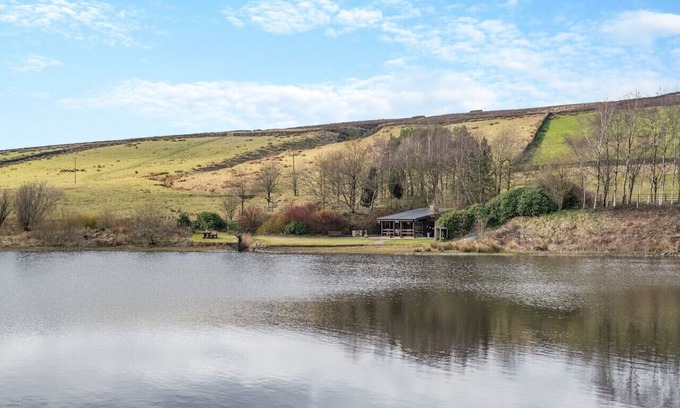 Barnoldswick House | Whitemoor Lodge - One Bedroom House, Sleeps 2